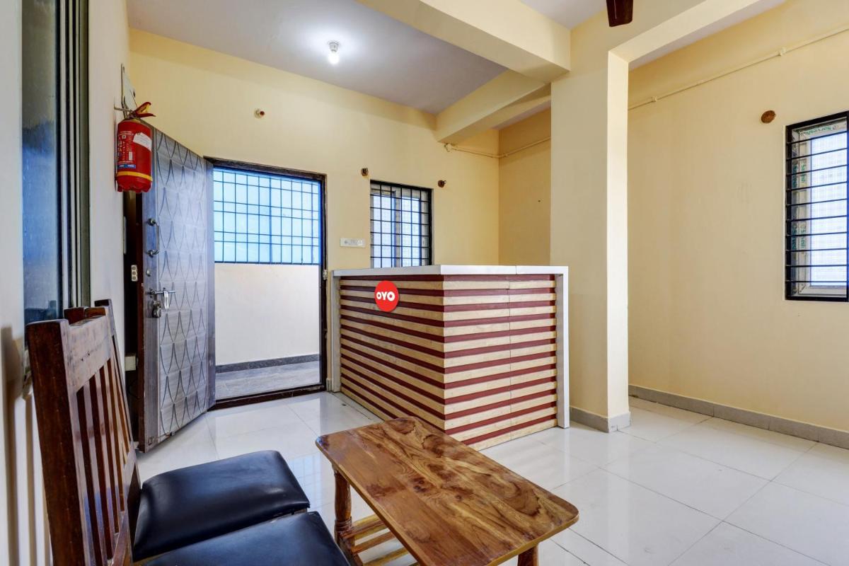 OYO S.L.V Boarding & Lodging