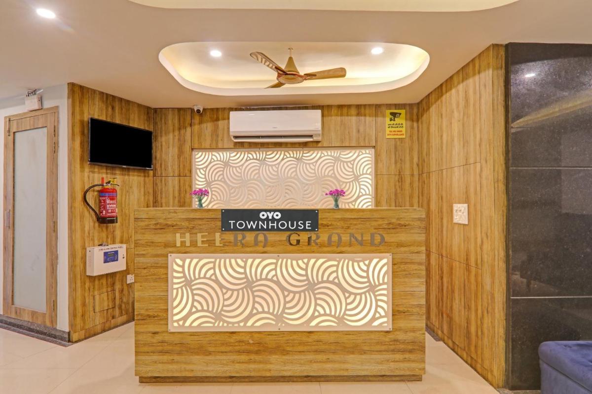 OYO Townhouse 1101 Hotel H G Near Gautam Buddha Park