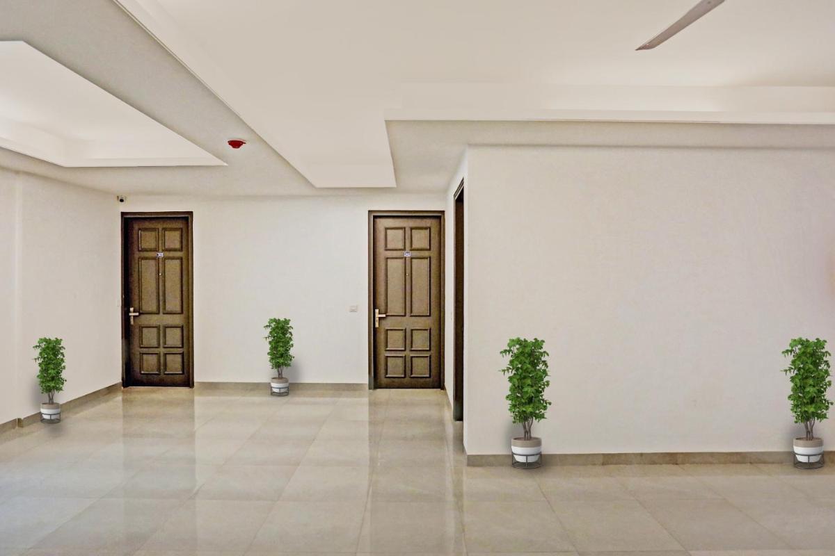 OYO Townhouse 1111 Hotel Royal Oak