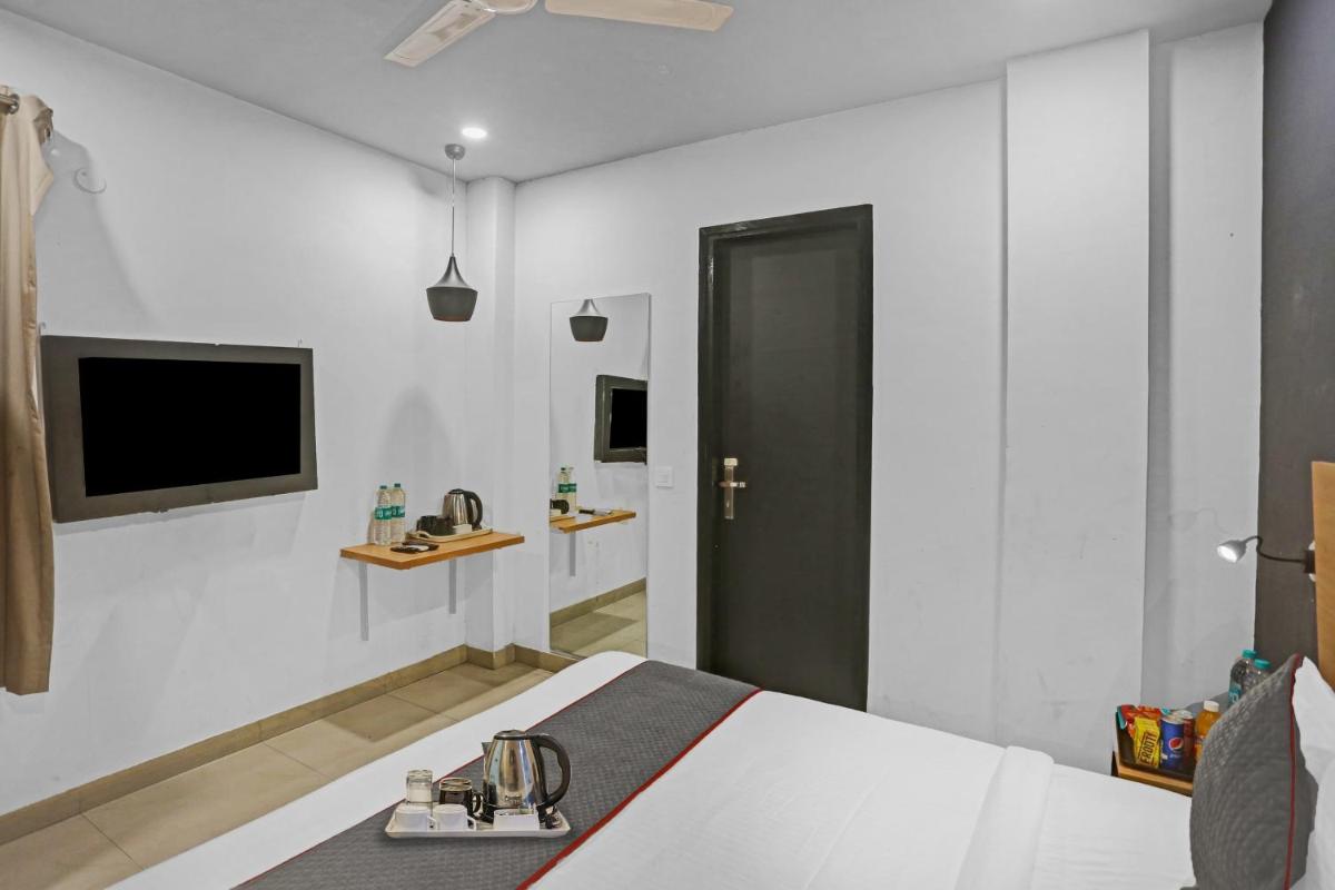OYO Townhouse 475 Nangal Raya Pankha Road