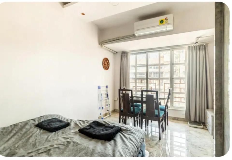 Premium 1bhk in khar West