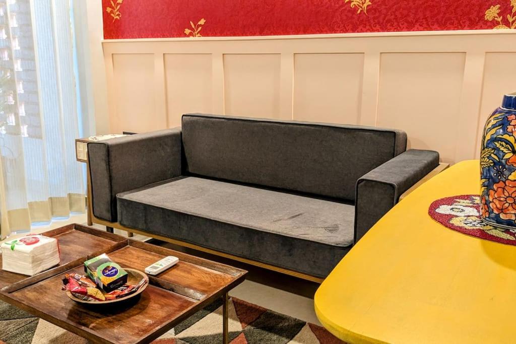Red - Cozy 1bhk, early check in & W-Fi