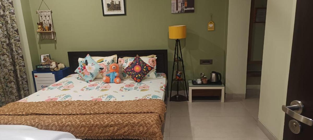 Riverside Palm Double Room in a House near Kamakhya and IHR