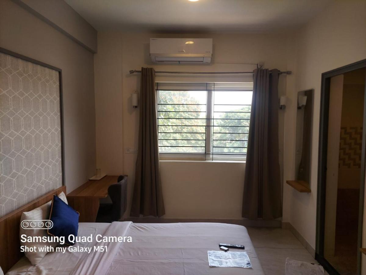 Royal shore 3 bhk service Apartment