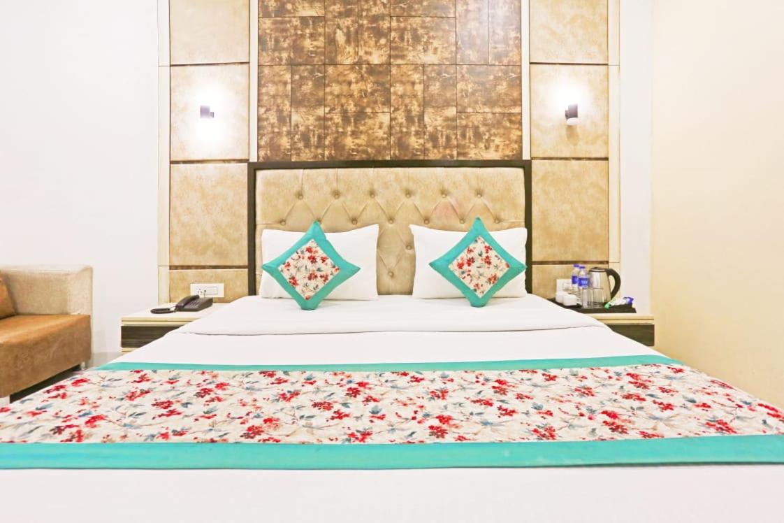 RS GLOBAL - Hotel Almora Near Delhi Airport