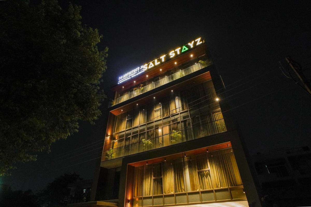 Saltstayz Grand Sky - Unitech Cyber Park