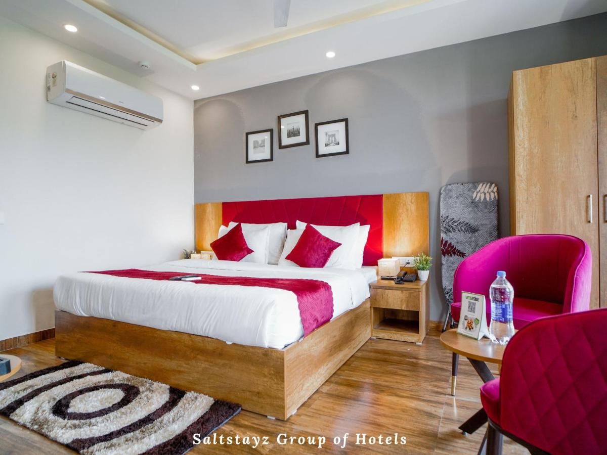 Saltstayz Hotel Huda City Centre