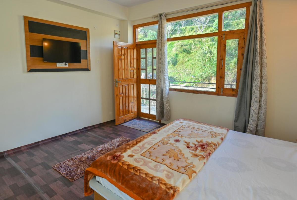 Saraj Valley Homestay Cheog