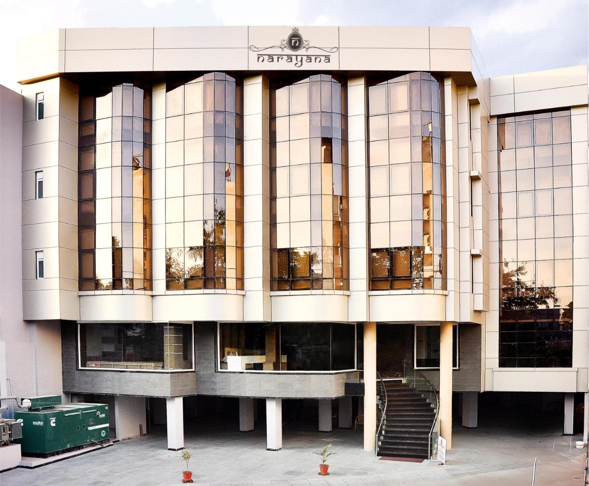 Shree Narayana Hotel-BAR-Rooftop Terrace-Disc