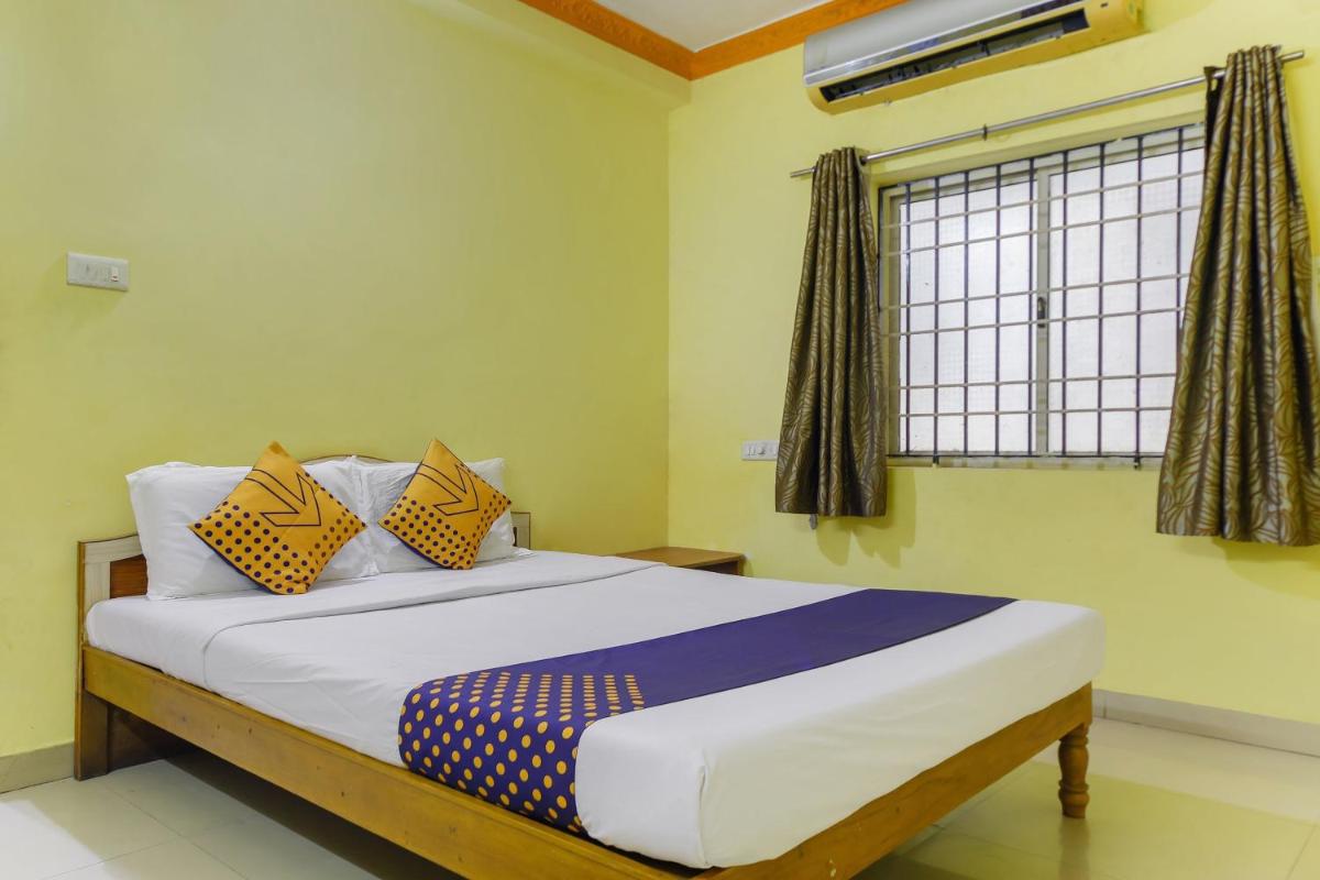 SPOT ON 75475 Cn Guest House