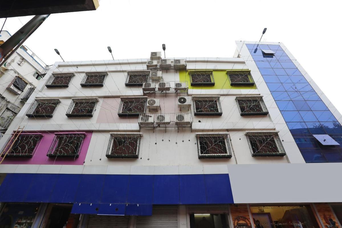 Super Collection O Hotel Hamza International Near Howrah Bridge