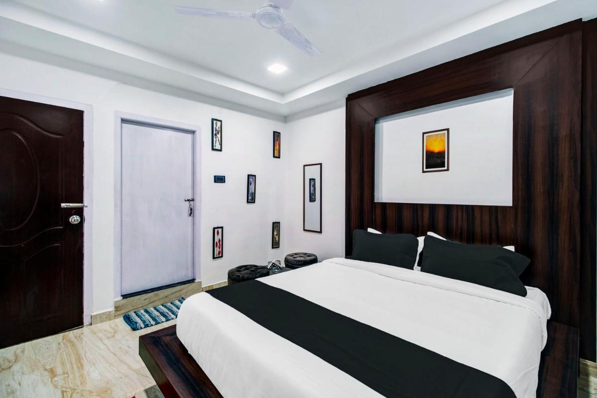 Super OYO Flagship Hotel Dedicated