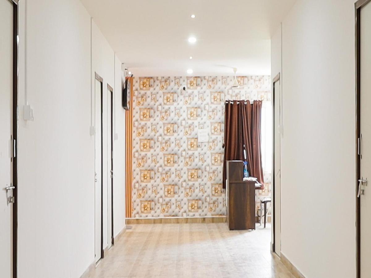 Super OYO Flagship Kompally Residency