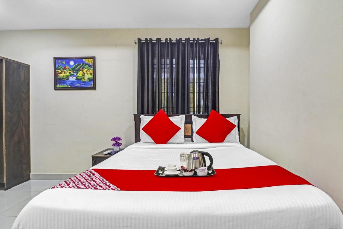 Super OYO Honey Heights Near Botanical Garden