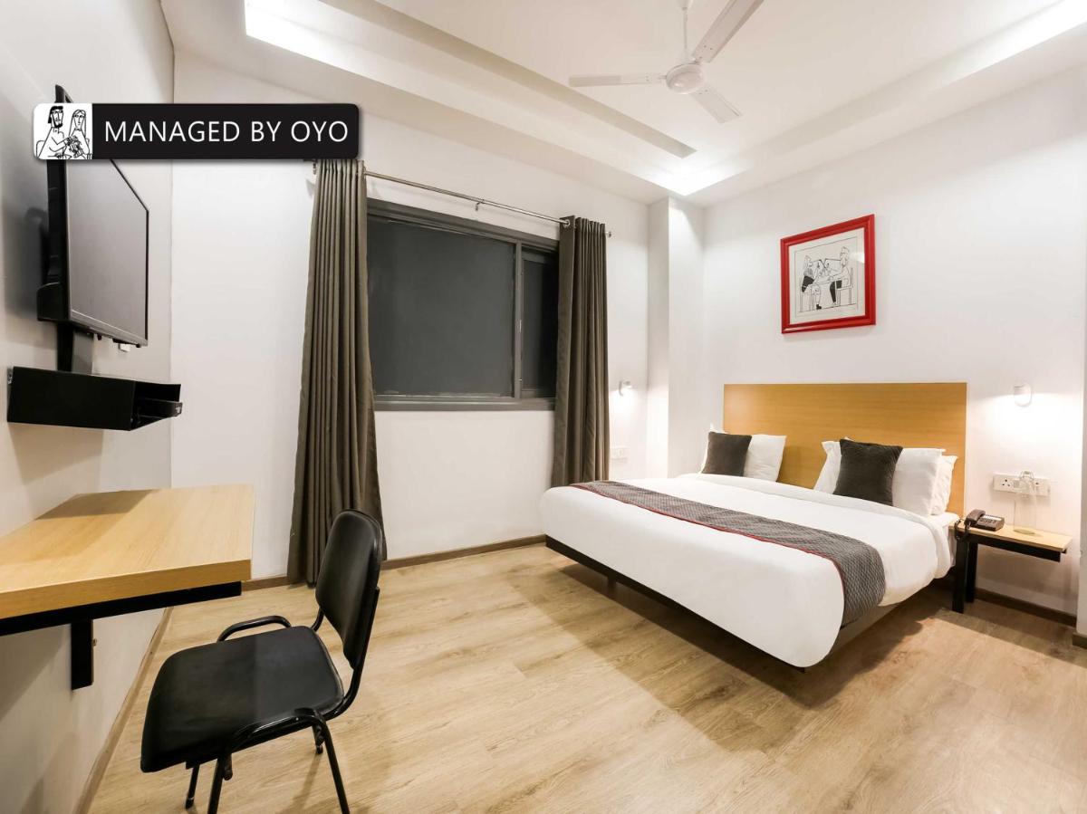 Super Townhouse Rohini Sector 23 Company Serviced