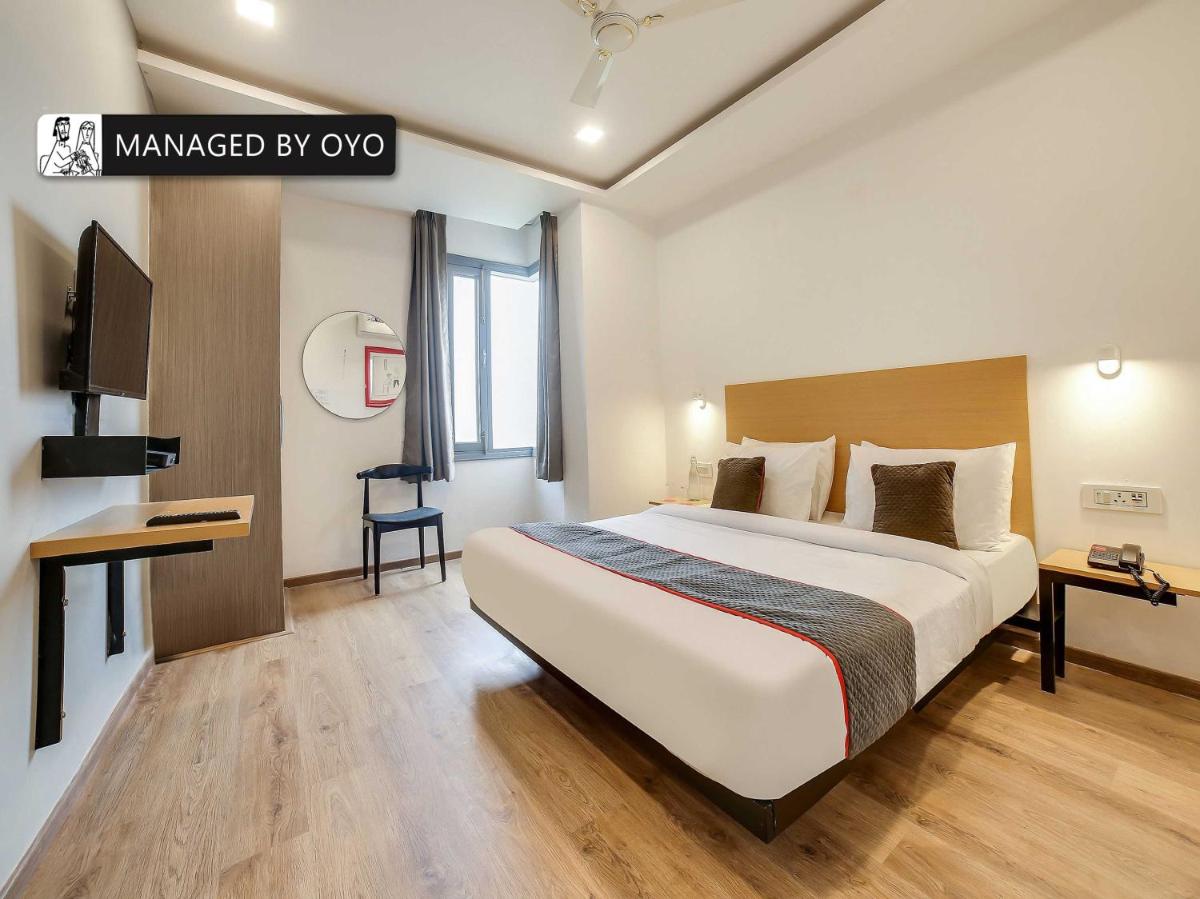 Super Townhouse Rohini Sector 24 Company Serviced