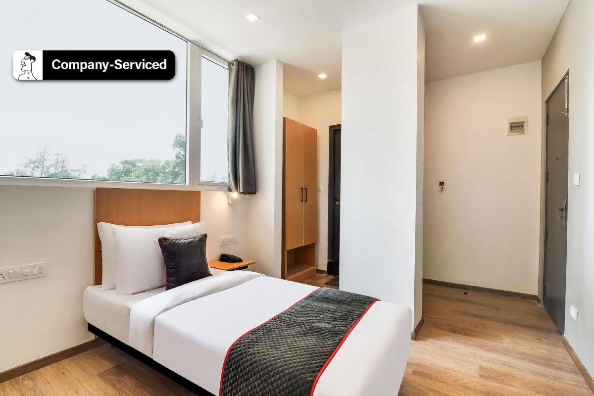 Super Townhouse Ulsoor Near Halasuru Metro Station
