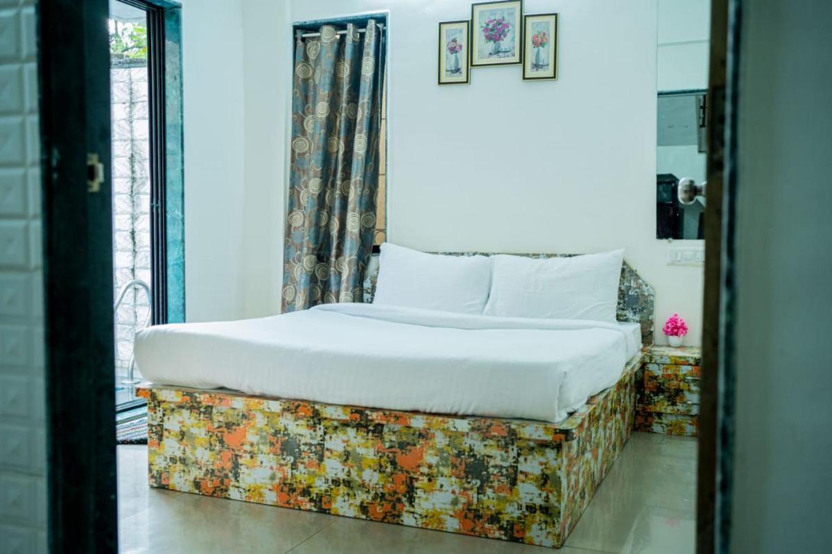 SWARAGAN HOLIDAYS VILLA 4 BHK AC LUXURY Room private pool