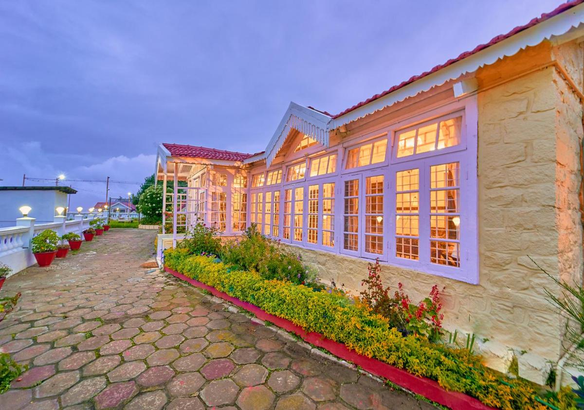 Taj Mahal Vintage Villa by VOYE HOMES