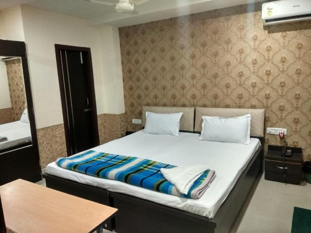Tarun nagar guest house