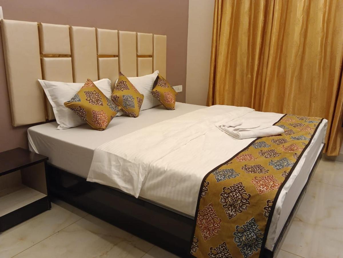 Temple Tree Room