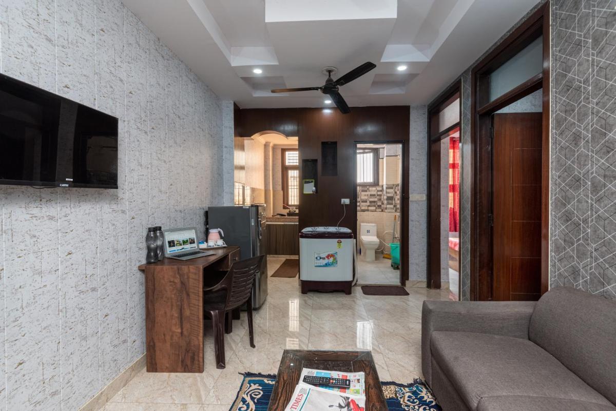 TF Cozy Flats Bnb 2 BHK Flat,Near Airport Delhi