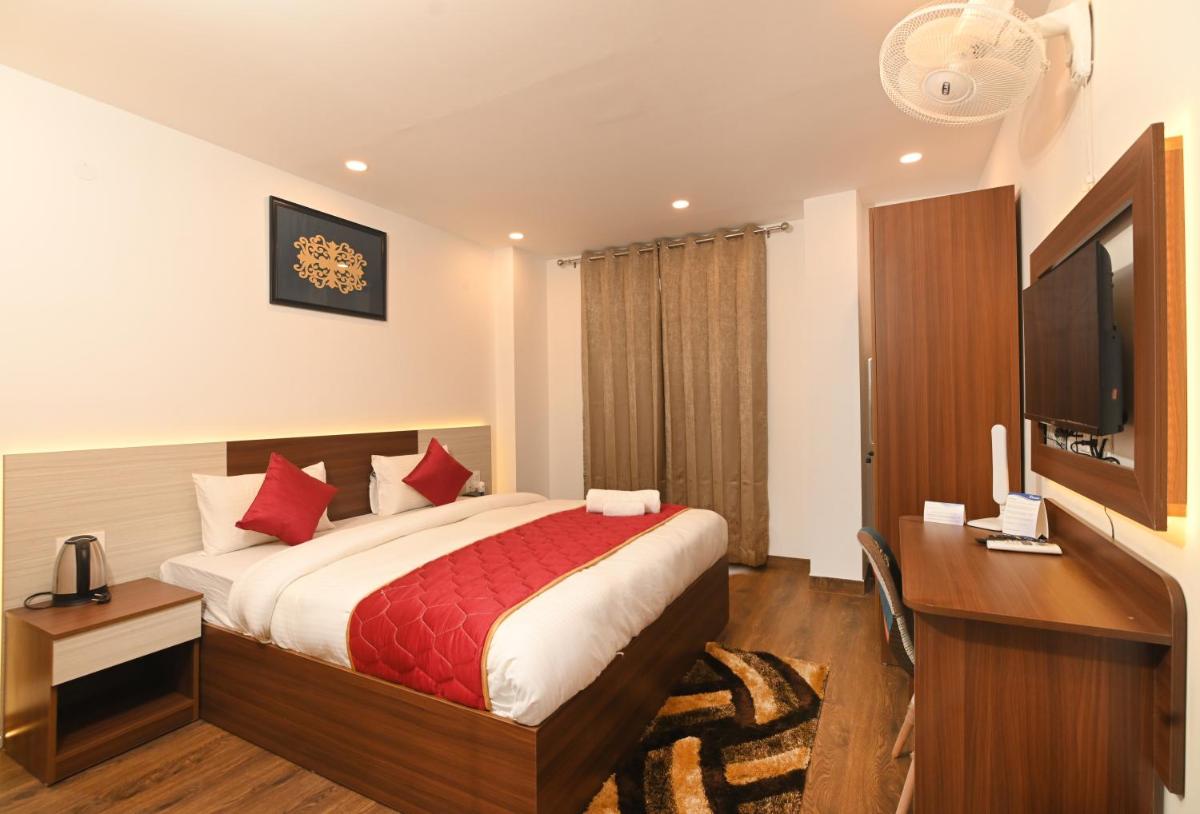 The Altruist Business Stays , DLF Phase 3