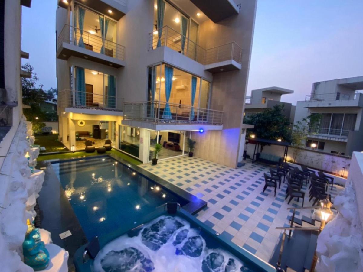 The Emerald Villa