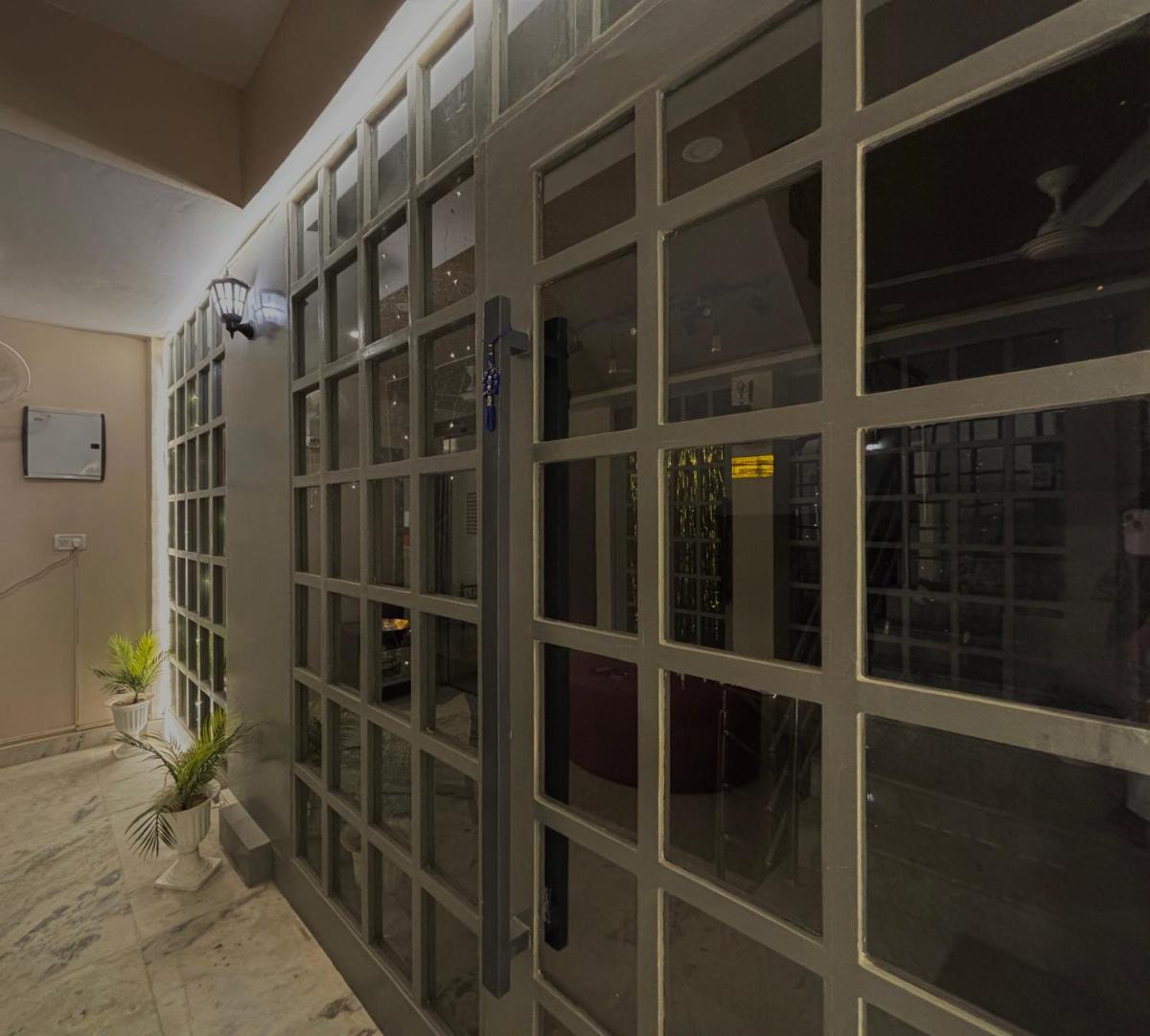 The First Floor- Luxury HOMESTAY Like HOTEL