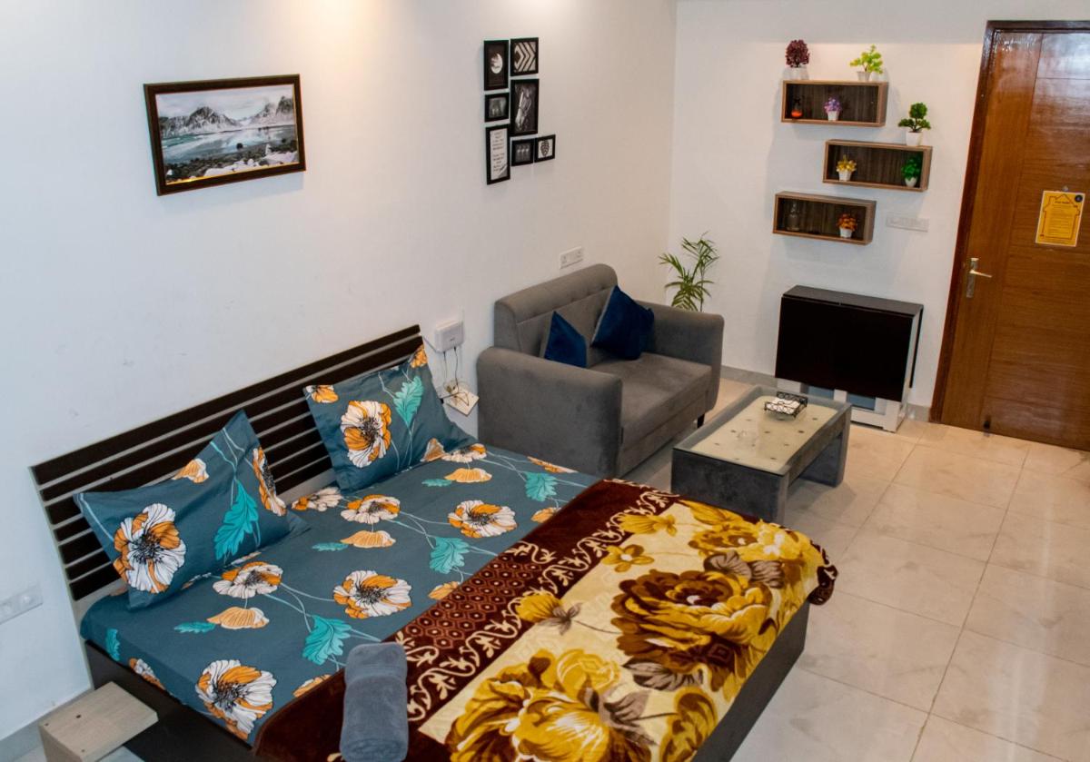 The Forest Stays-Luxury Studio Apartment In Noida