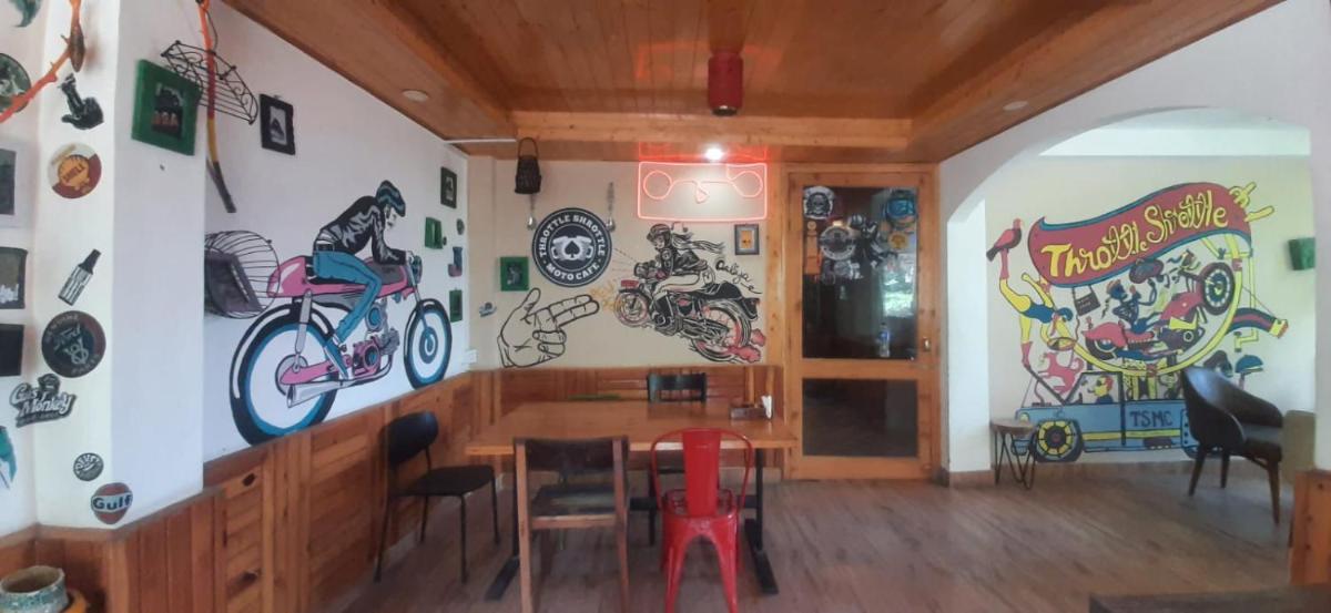 Throttle Shrottle Moto Hostel
