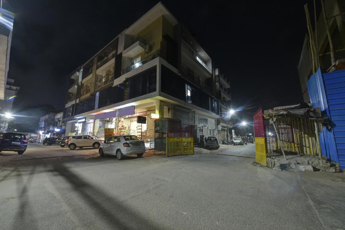 Townhouse 893 The Circle Rajapark