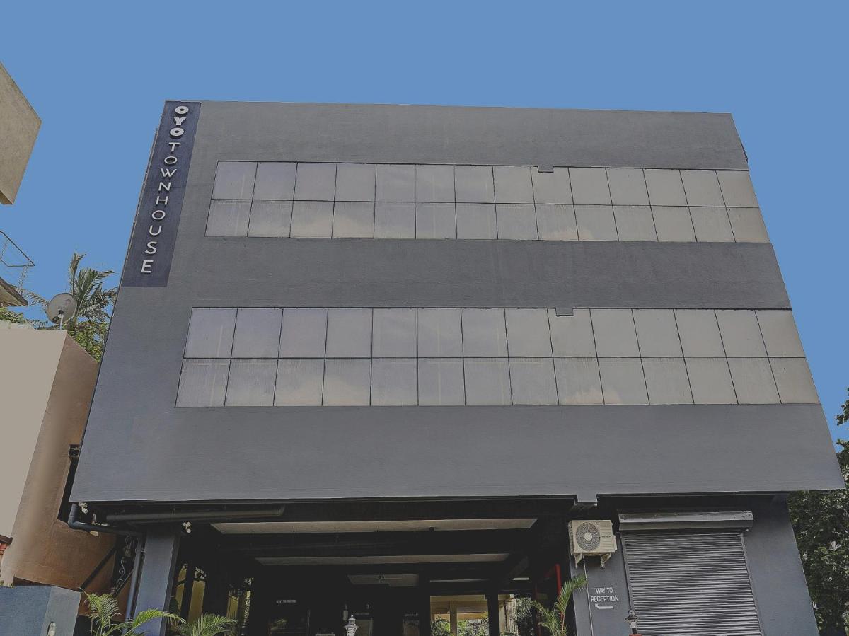 Townhouse 999 INN24 Airport