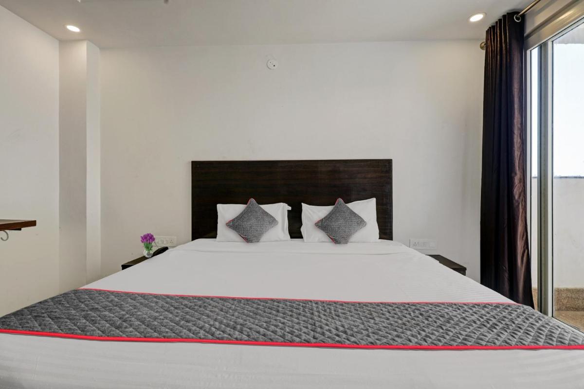 Townhouse Tipsyy Near Bestech Central Square Mall