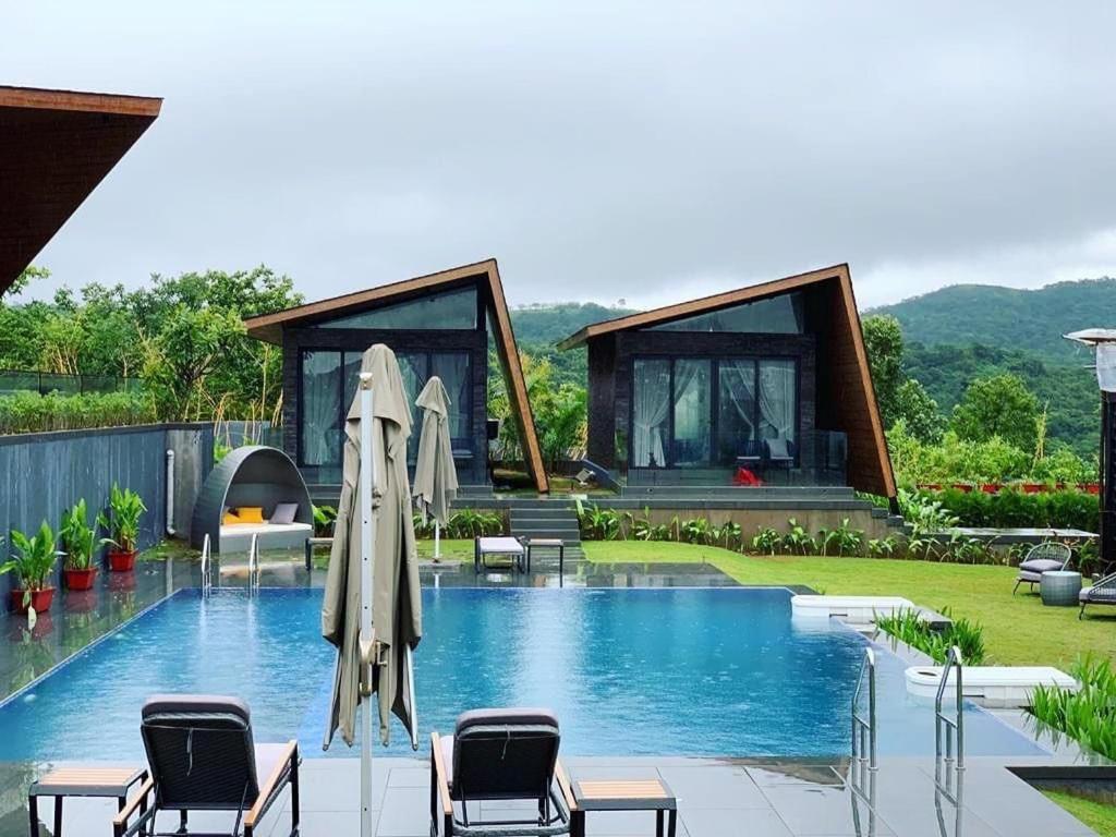 VILLA EXILIR