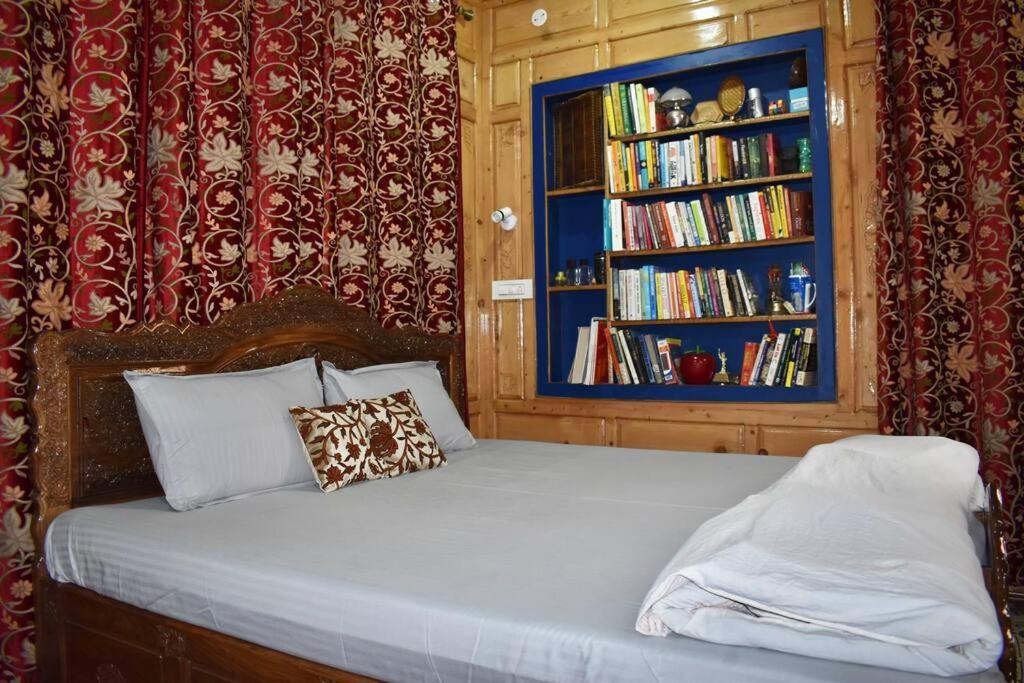 Wani Spaces