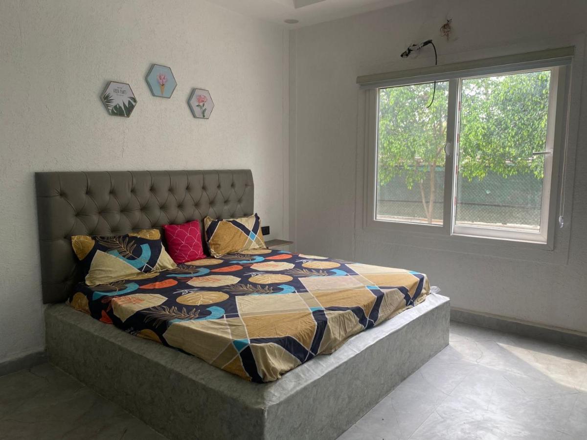 X-Plosiv Farm
