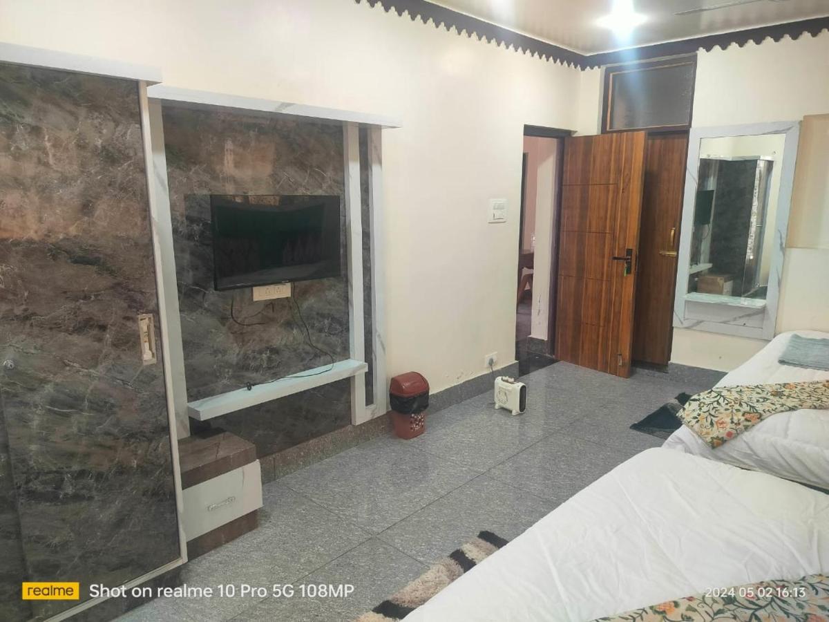 Young Gulsham Hotel